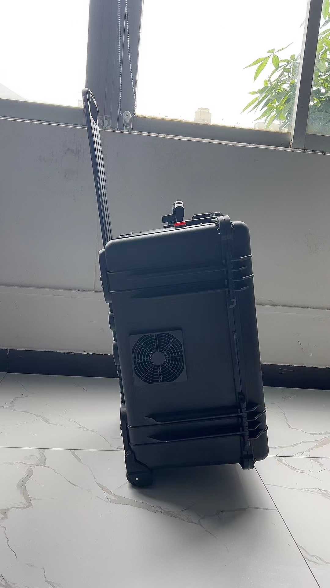 顺城手拉箱型移动通信干扰器